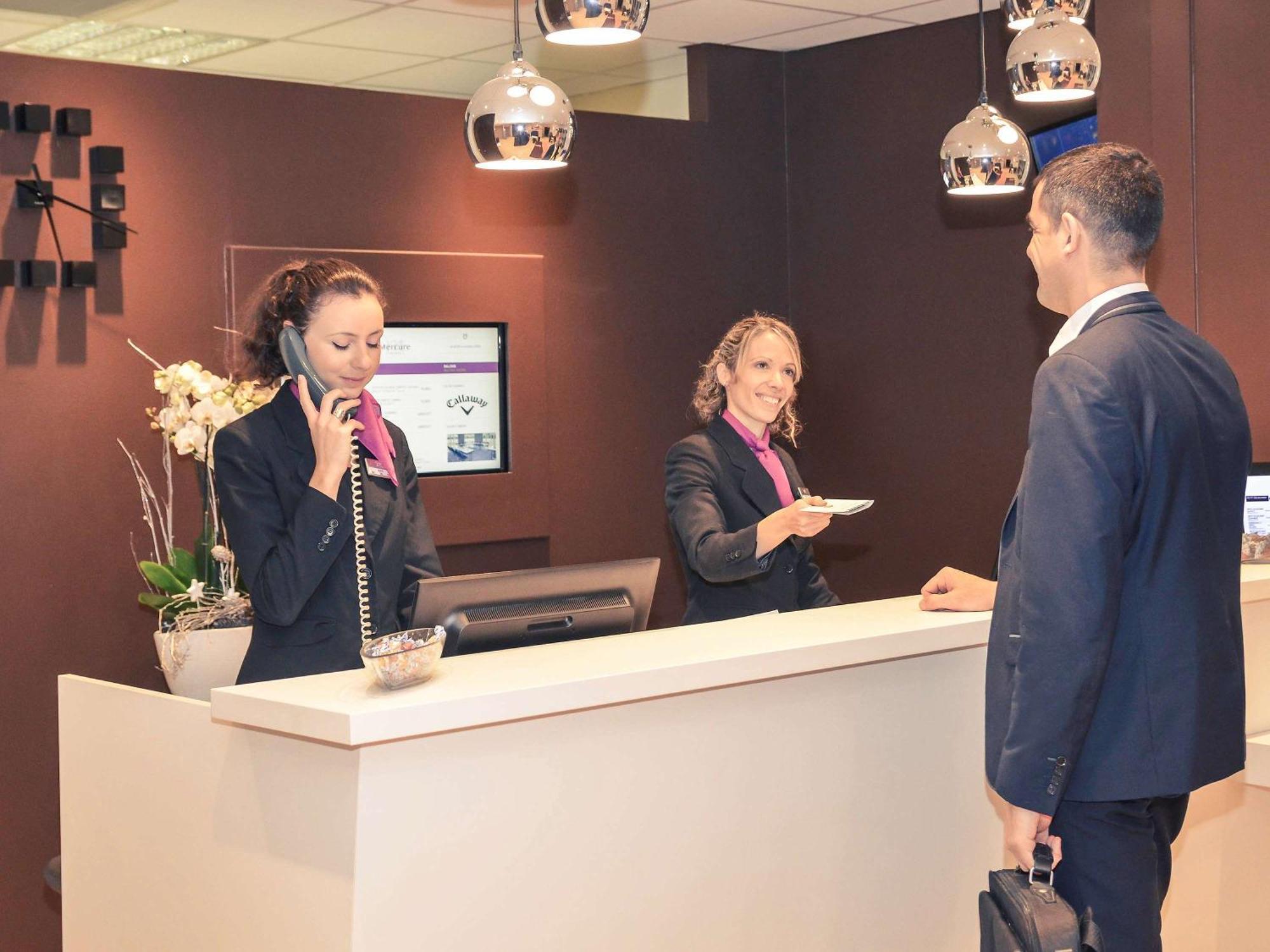 Mercure Lyon Est Chaponnay Eksteriør bilde