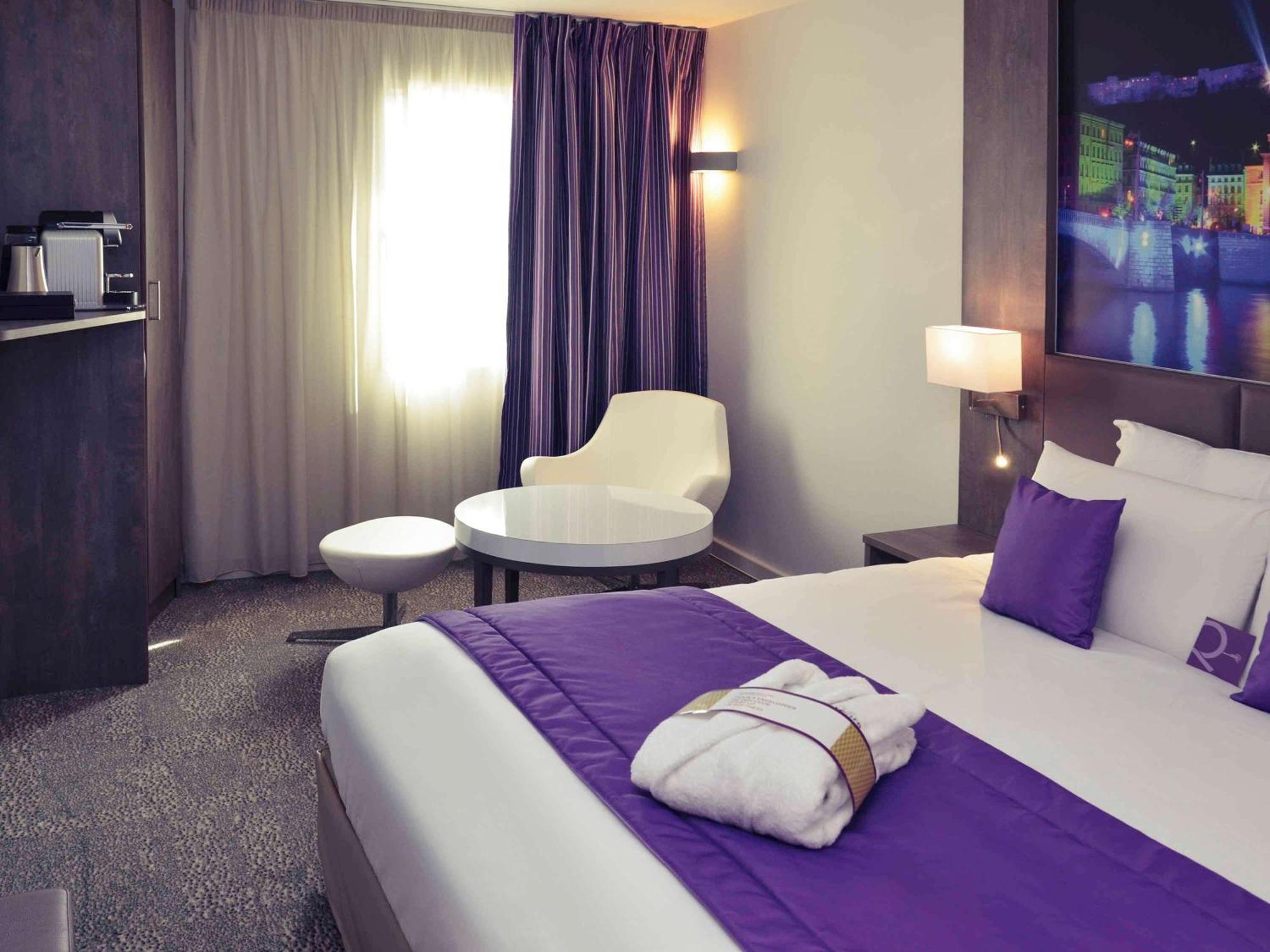 Mercure Lyon Est Chaponnay Eksteriør bilde